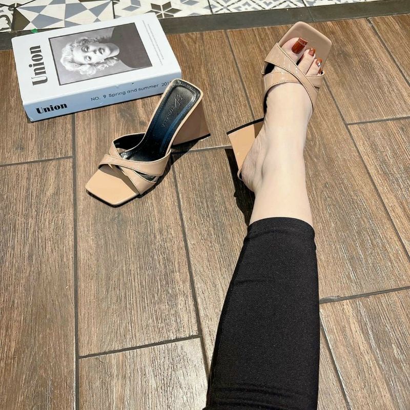 Giày Cao Gót Kobuta Gót Tam Giác Thời Trang Nhiều Màu giá rẻ đẹp, đi chơi đi du lịch