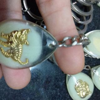 Móc khóa dạ quang 12 con giác