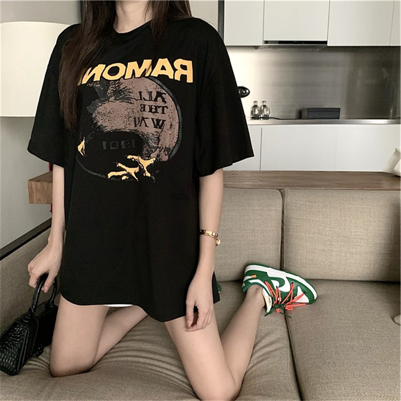 Áo thun SUXI ngắn tay form rộng in họa tiết cá tính dành cho nữ