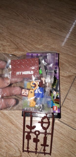 Lắp ráp 1 hộp LegoMineCraff My Word 2 trong 1 0184E