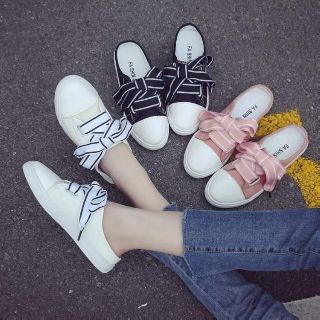 Giày sục nơ