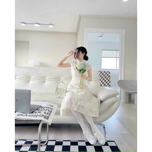 Đầm nữ trắng cổ tàu vải ren in hoa nổi cực đẹp form chuẩn cực tôn dáng | BigBuy360 - bigbuy360.vn