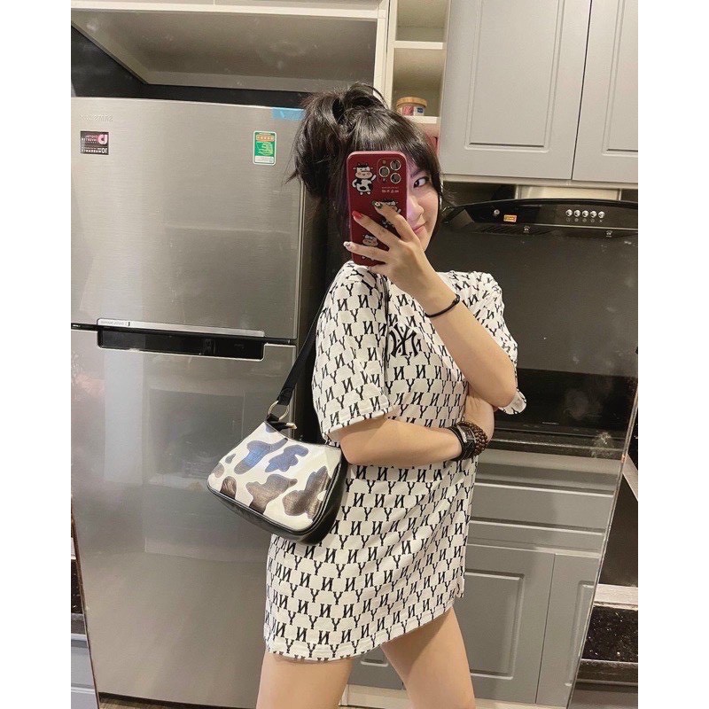 Túi kẹp nách nữ họa tiết bò sữa unisex form chuẩn da bóng, túi bò sữa đeo vai | BigBuy360 - bigbuy360.vn