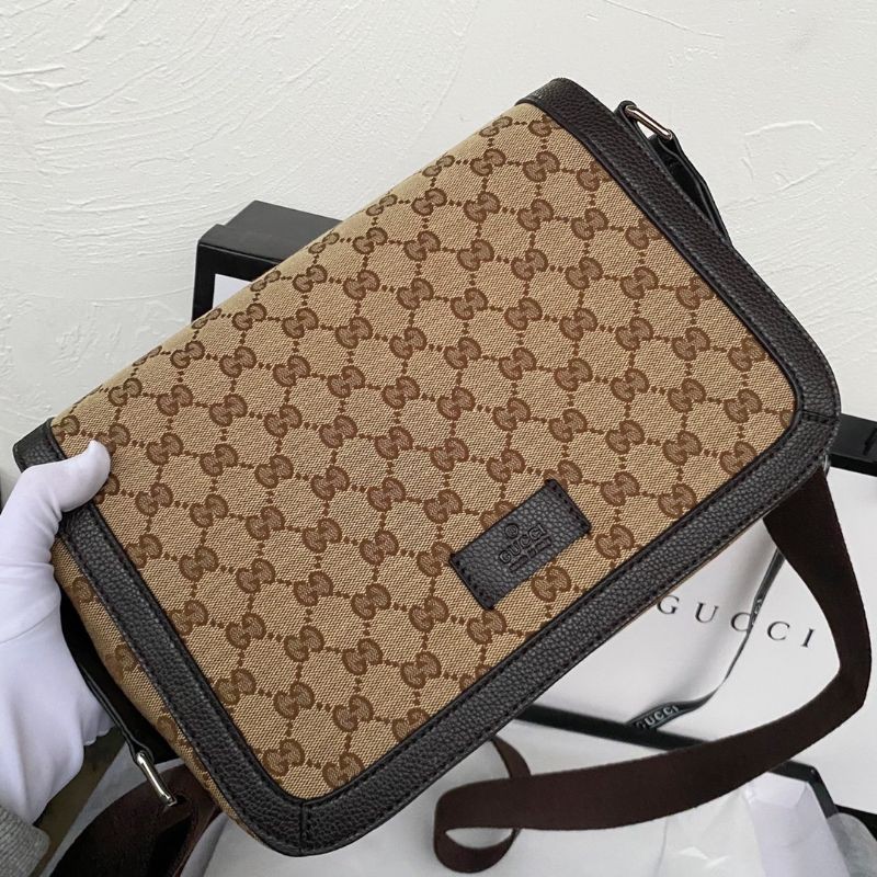 cặp đeo chéo công sở nam dáng bì thư in logo GG Gucci GC