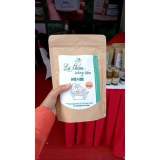 Lá thơm xông tắm mẹ và bé