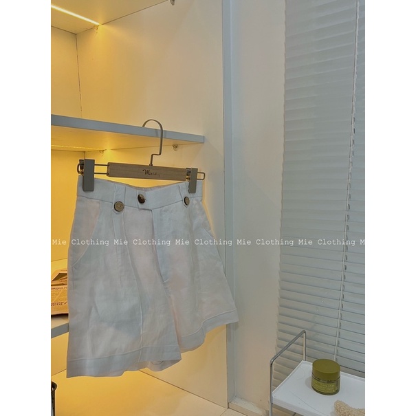 MIE MIN Short linen cúc gỗ