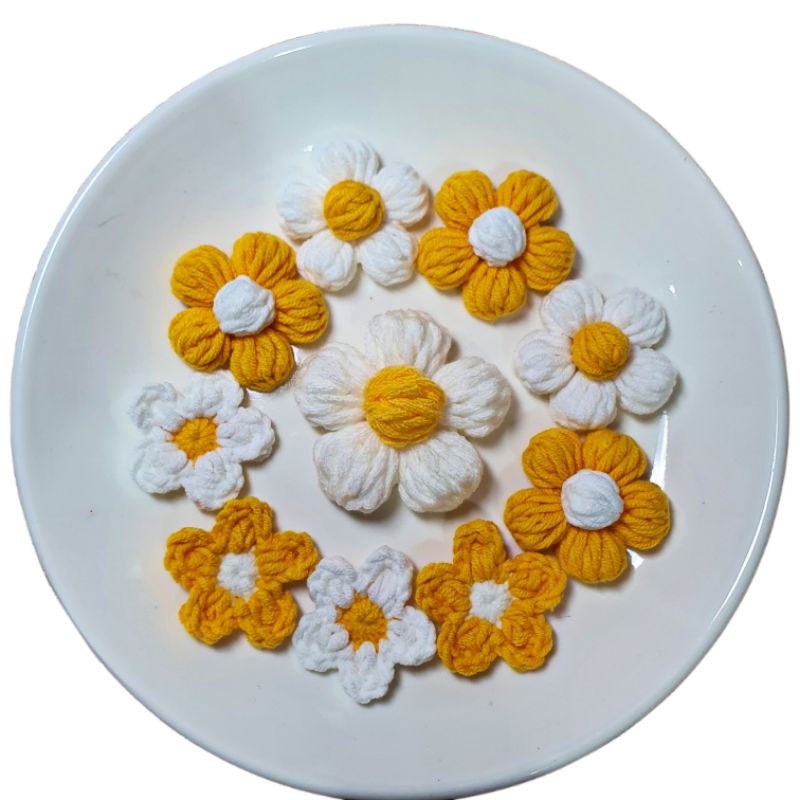 Set 10 bông hoa len size 3,5-6,5cm