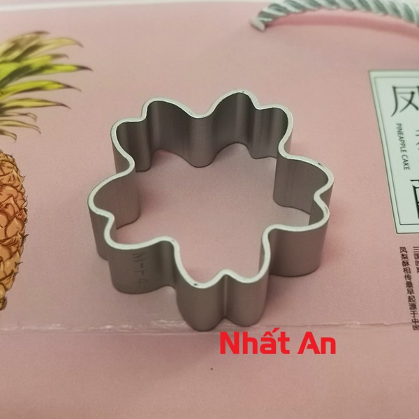 Khuôn nhấn bánh dứa hình Hoa