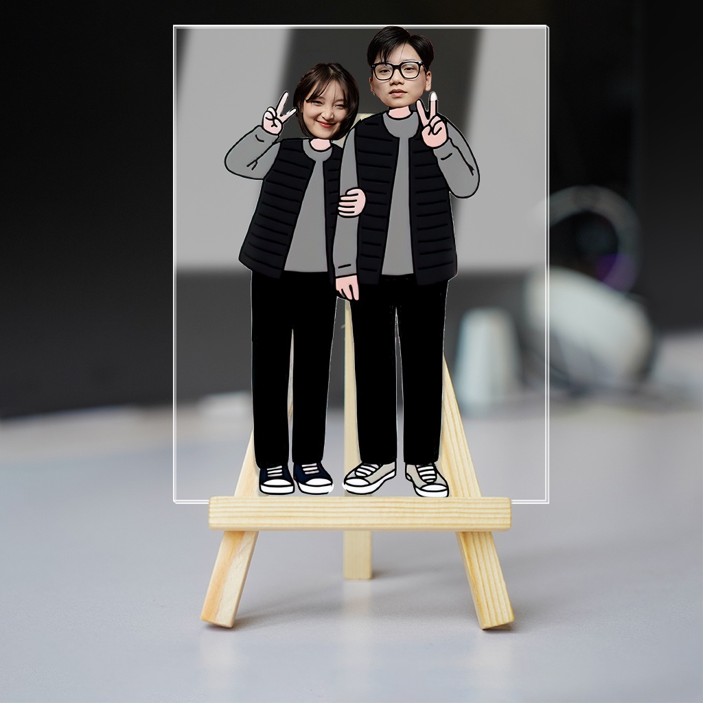 Tranh kính cặp đôi chibi in hình theo yêu cầu