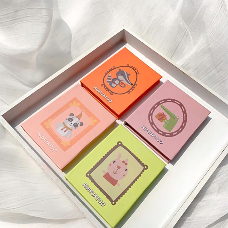 Bảng Phấn Mắt 4 Màu Sắc Hiệu Ứng Lì / Ánh Nhũ Chống Nước Thiết Kế Hộp Hình Động Vật Dễ Thương