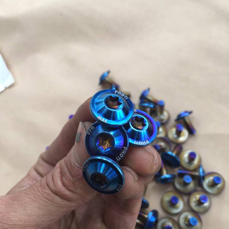 Ốc bắt yếm proti inox kiểu thái ren 6 li