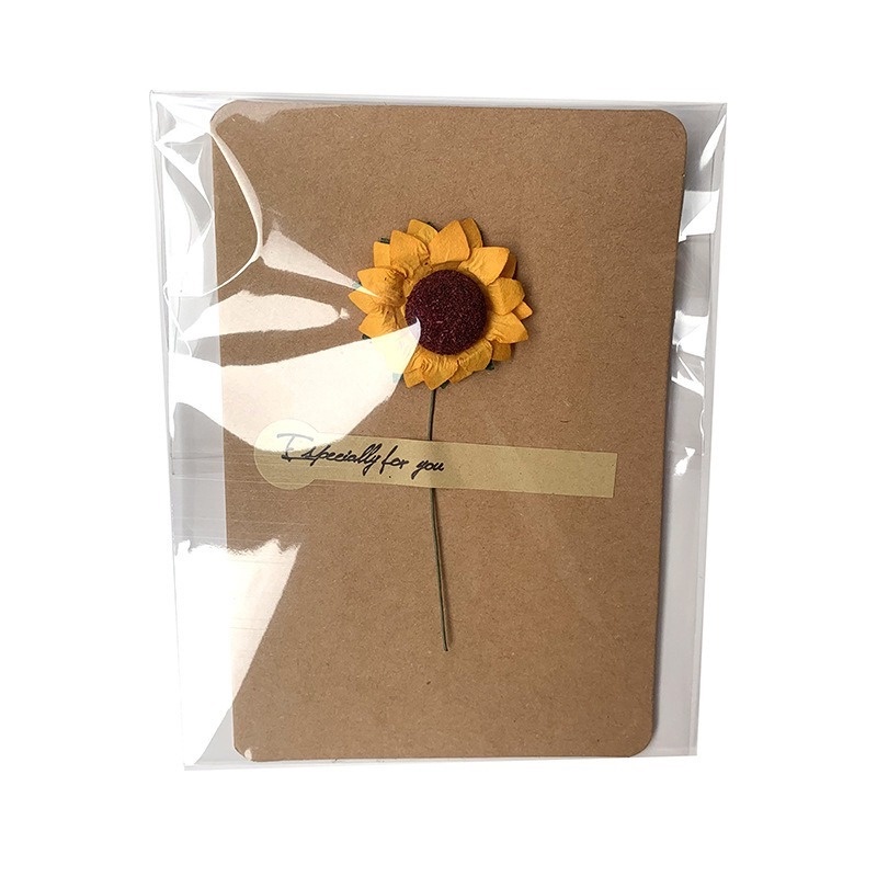 1 Thiệp Chúc Mừng Năm Mới Bằng Giấy Kraft Họa Tiết Hoa Khô Hàn Quốc