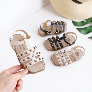 Sandal cho bé -dép quai hậu bé gái có gắn đinh,phong cách trẻ trung
