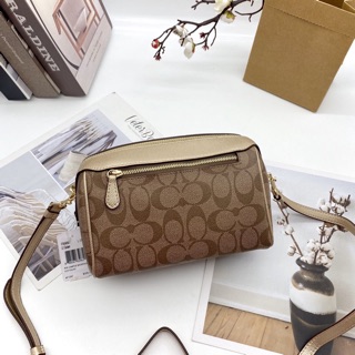Túi Coach đeo chéo hộp