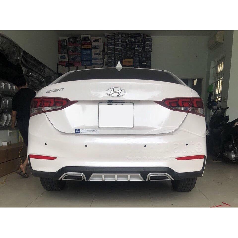 Lip chia pô sau xe Accent 2018 2019 2020 mẫu bô vuông kiểu dáng thể thao, lắp đặt đơn giản