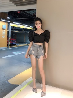 Áo kiểu croptop đắp chéo tay phồng