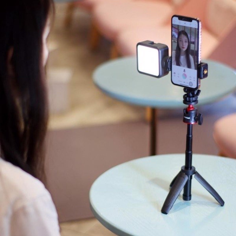 ULANZI Vlog kit - Combo Quay Phim Có Kẹp Điện Thoại ST-06, Tripod MT-08, Đèn Trợ Sáng VL49