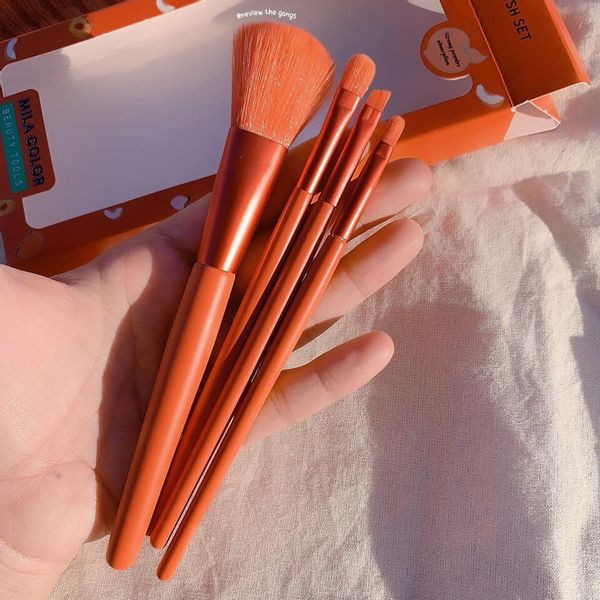 Set Tết xinh gồm 10 món makeup vô cùng dễ thương, nhìn là mê ngay.Bộ này Tone màu cam đào. | BigBuy360 - bigbuy360.vn