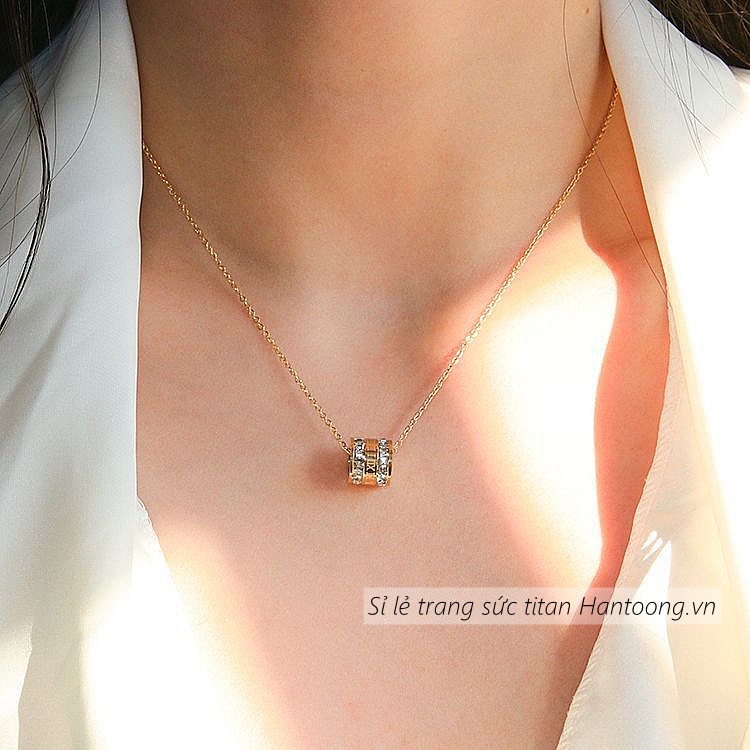 Vòng cổ titan nữ không gỉ mạ vàng 18k thiết kế khắc số la mã đính đá thời trang đơn giản
