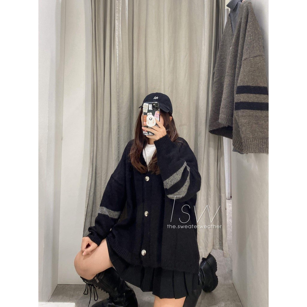 Áo cardigan len lông thỏ tay sọc oversize | BigBuy360 - bigbuy360.vn