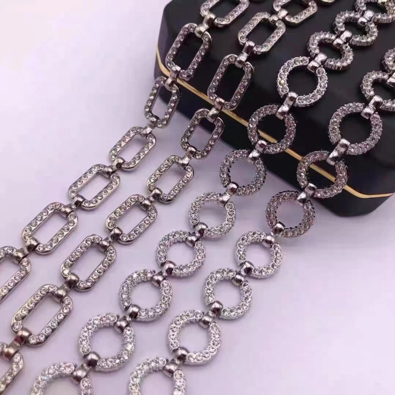 1808899     Dây Xích Hợp Kim Nhôm Đính Đá Chất Lượng Cao