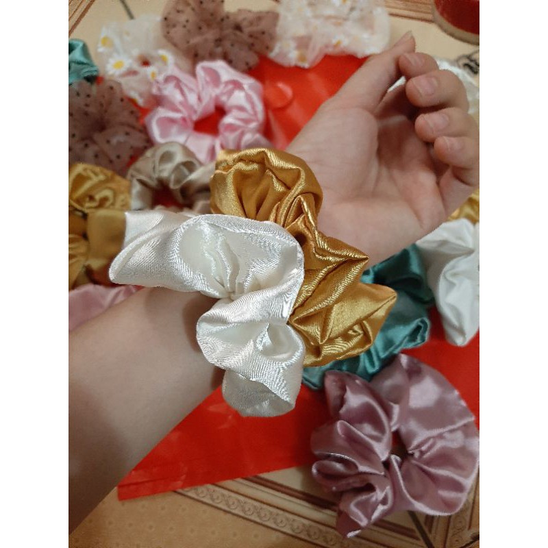 Scrunchies dây cột tóc vòng tay chất phi bóng