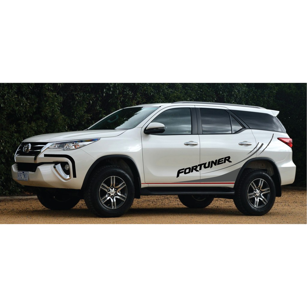 Tem xe Toyota Fortuner  phong cách thể thao-decal Fortuner