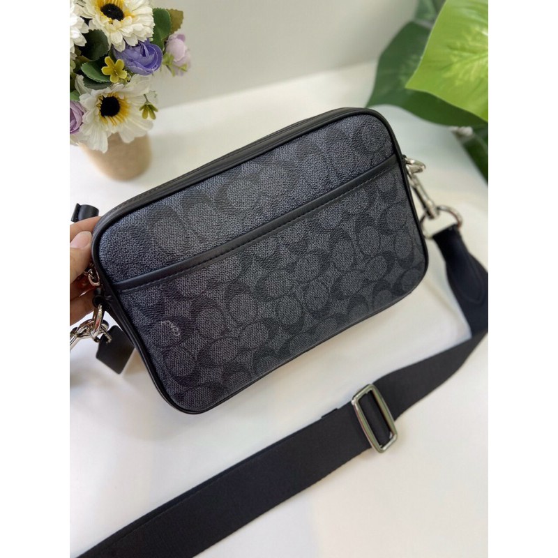 Túi đeo chéo Coach nam kiểu dáng cá tính