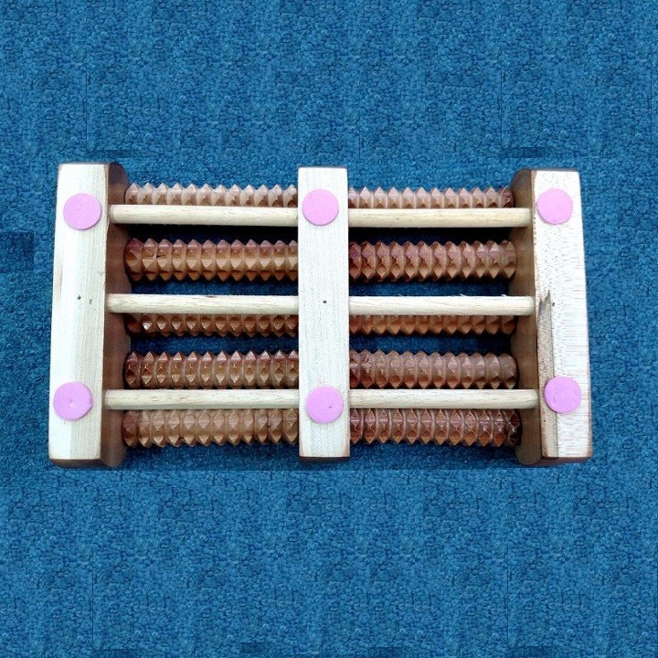 Bàn lăn massage chân 5 hàng bằng gỗ cao su tự nhiên, bền, đẹp, chắc