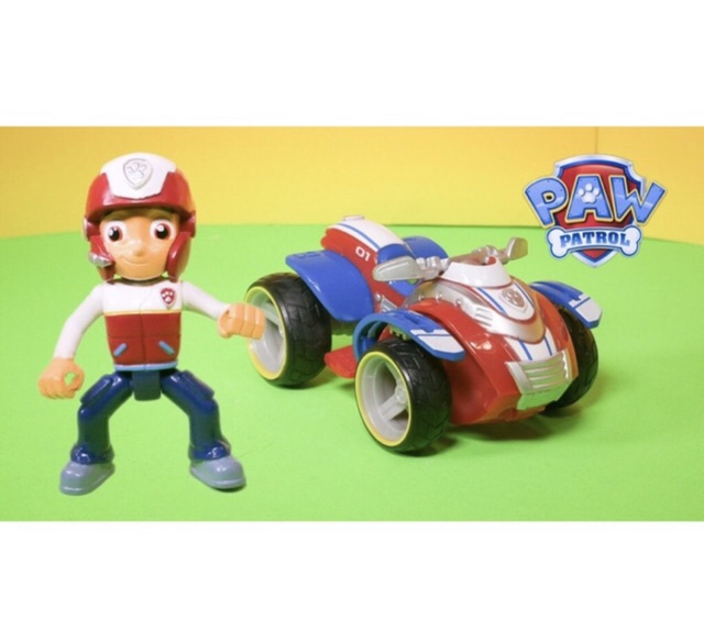 Đội trưởng Ryder lái xe mô tô (Paw Patrol)