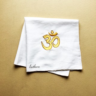 Khăn thêu chữ 🕉 Om hay Aum (khăn tay, khăn mùi xoa)