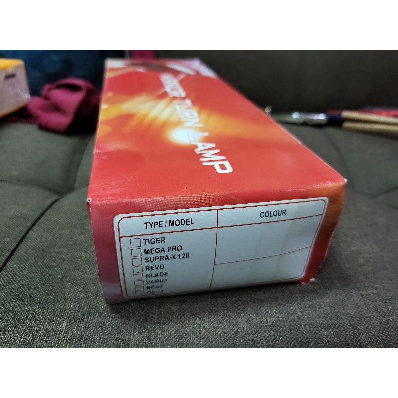 Cặp kính chiếu hậu xe máy, moto tích hợp sẵn đèn xinhan,hàng INDONESIA