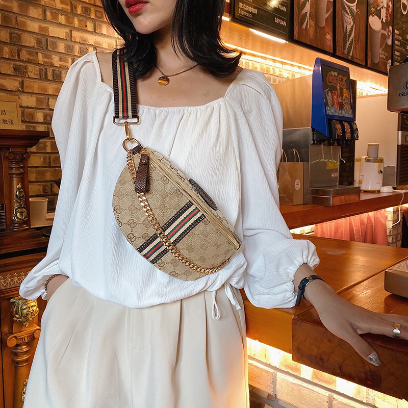 Túi Đeo Chéo Ngực In Chữ Phối Dây Xích Thời Trang Hàn Quốc Cao Cấp Chất Lượng | BigBuy360 - bigbuy360.vn