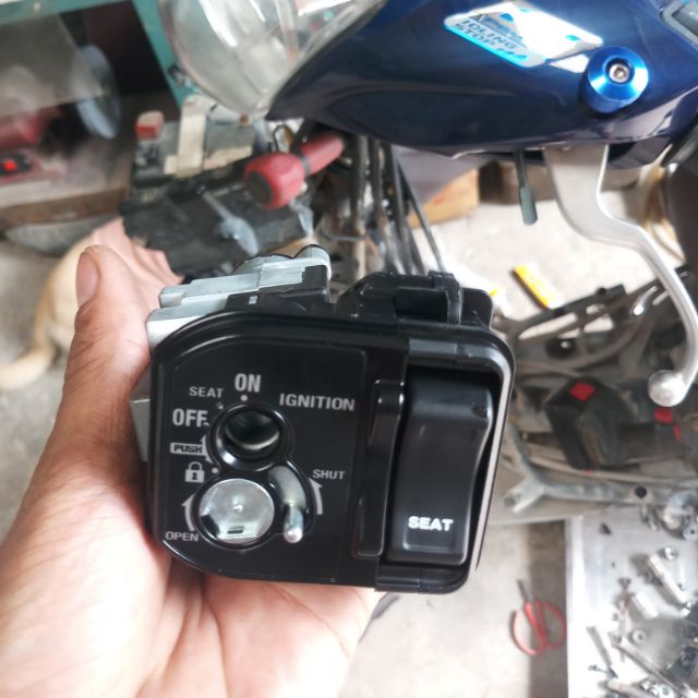 Thay ổ khóa xe vision giá bao nhiêu