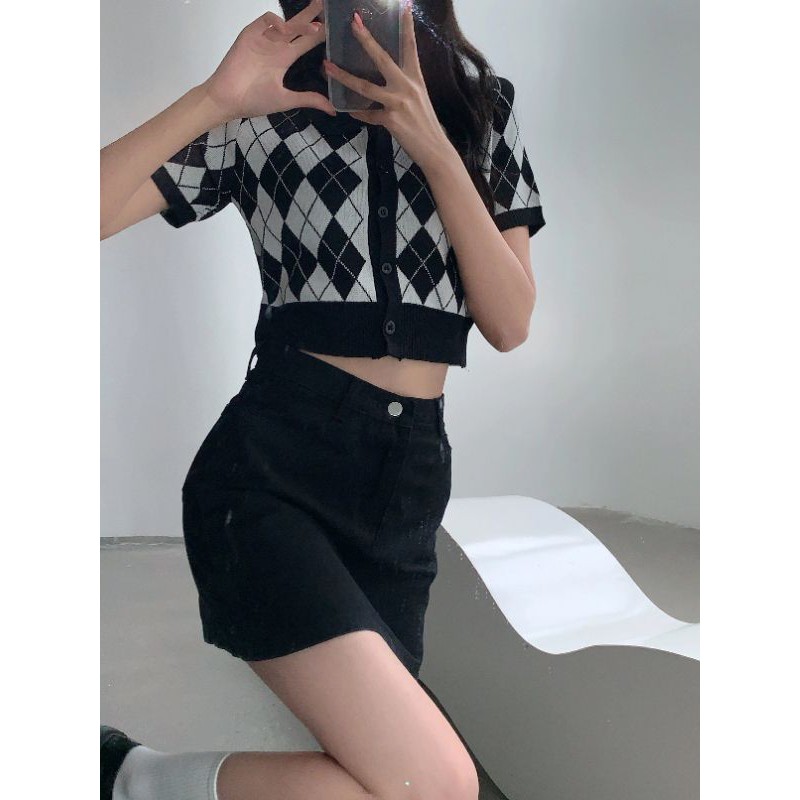 Áo Croptop Hoạ Tiết Kẻ Ô Phong Cách Soft Girl