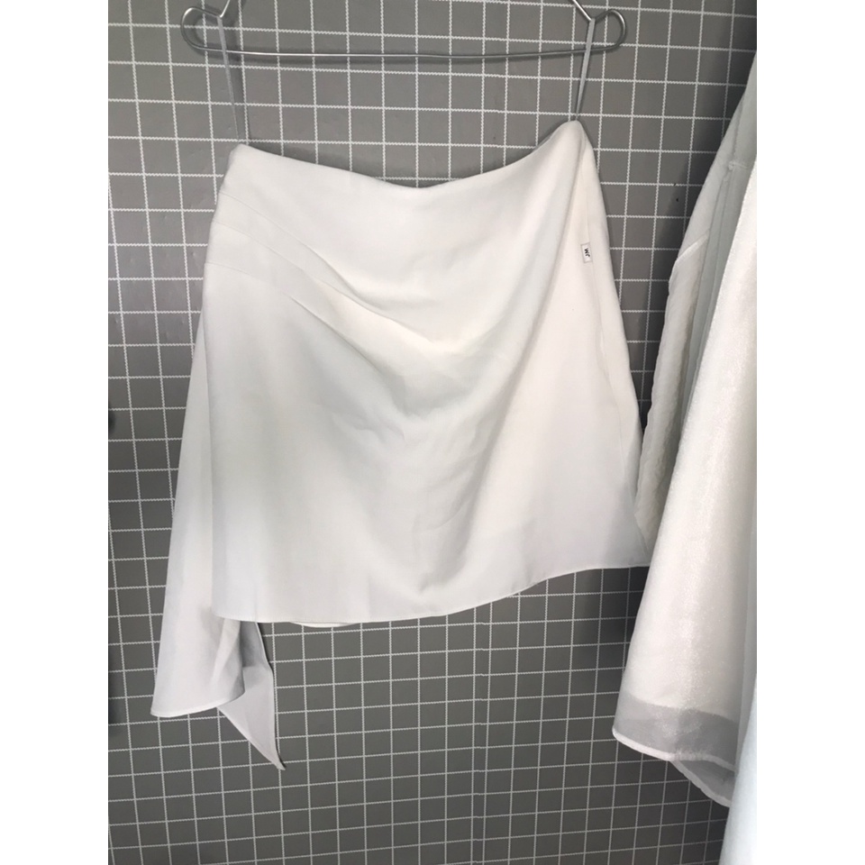 Pass chân váy trắng JM size L newtag