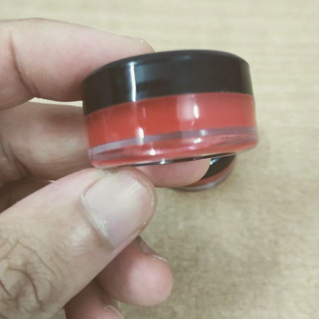 Sỉ son dưỡng môi 6k