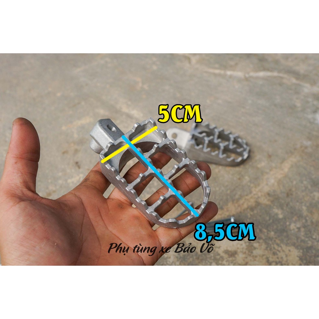 Gác chân cào cào kim loại độ nhiều dòng xe