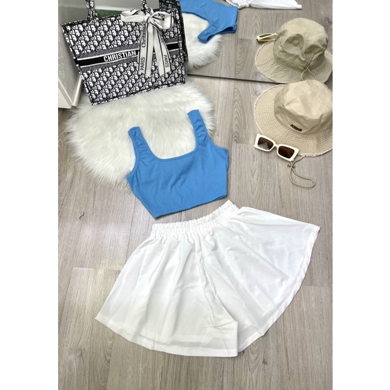 Áo 2 dây bảng lớn croptop