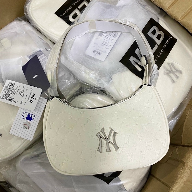 Túi M L B màu trắng