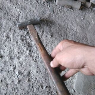 Búa đóng đinh nhật bãi