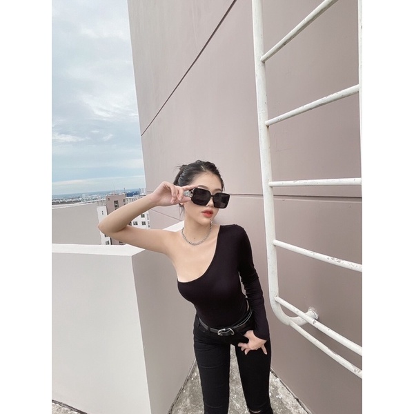 Áo Hở Lưng Lệch Vai