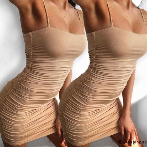 Đầm hai dây cổ xẻ sâu ôm dáng phong cách quyến rũ cho nữ