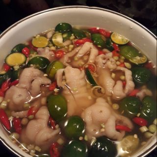 Chân gà rút xương ngâm sả ớt, chân gà ủ muối