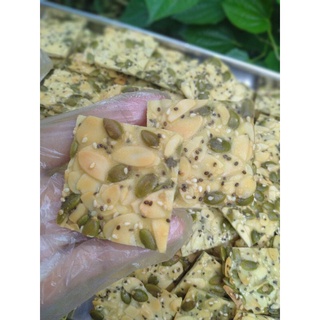 Bánh ngói thập cẩm handmade
