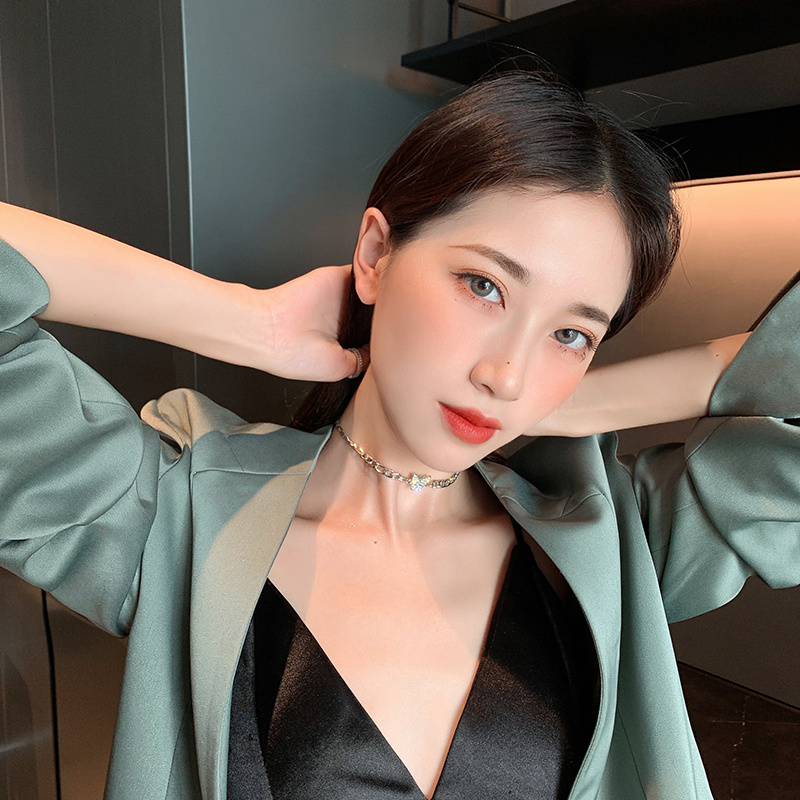 Vòng cổ choker họa tiết bươm bướm đính đá pha lê nhân tạo hợp thời trang