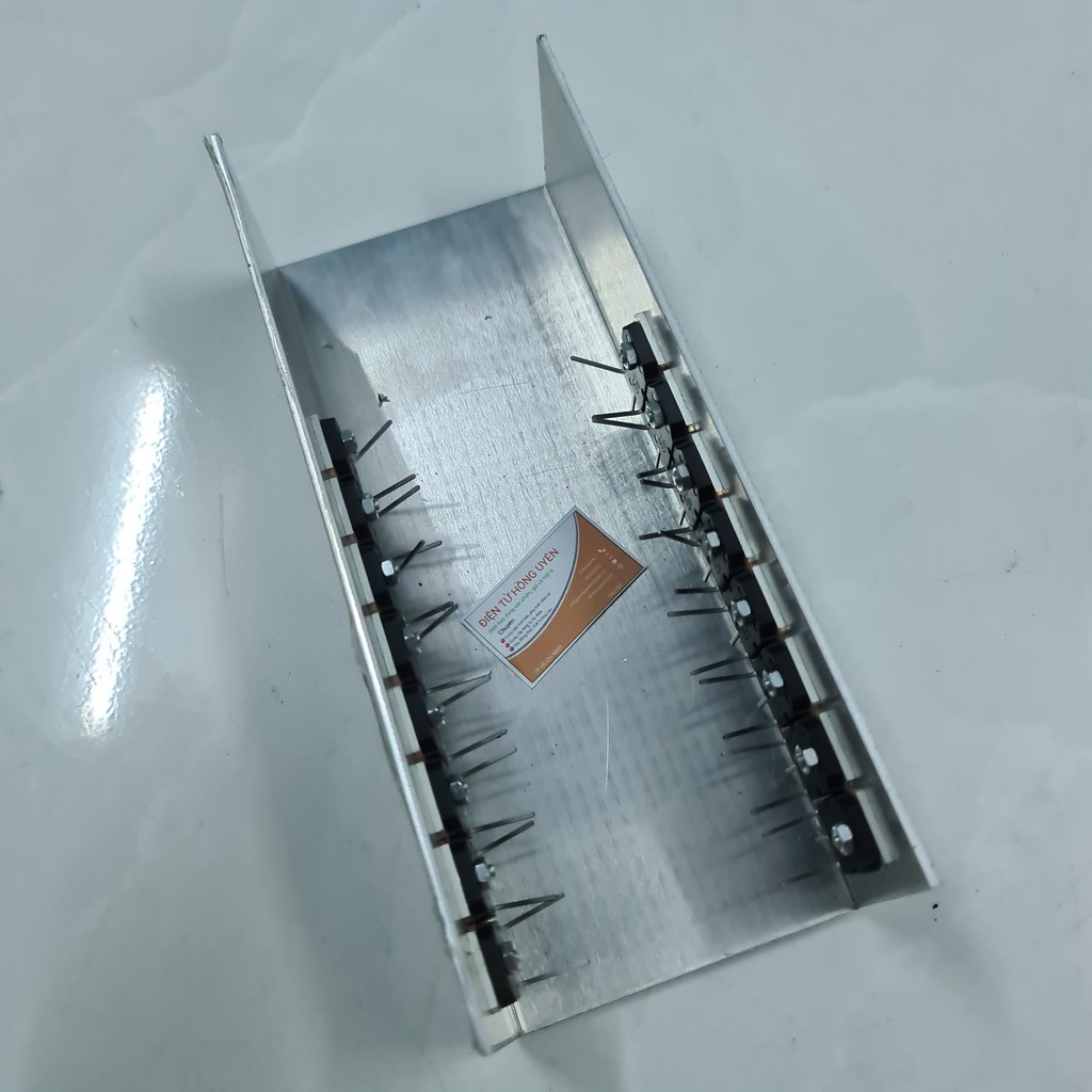 Combo Hộp nhôm giải nhiệt dày 2,5 li + 16 con D718 + ốc bắt sò D718. Linh kiện làm máy cơ 2 vế c chung 16D718