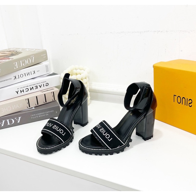 Giày sandal LV