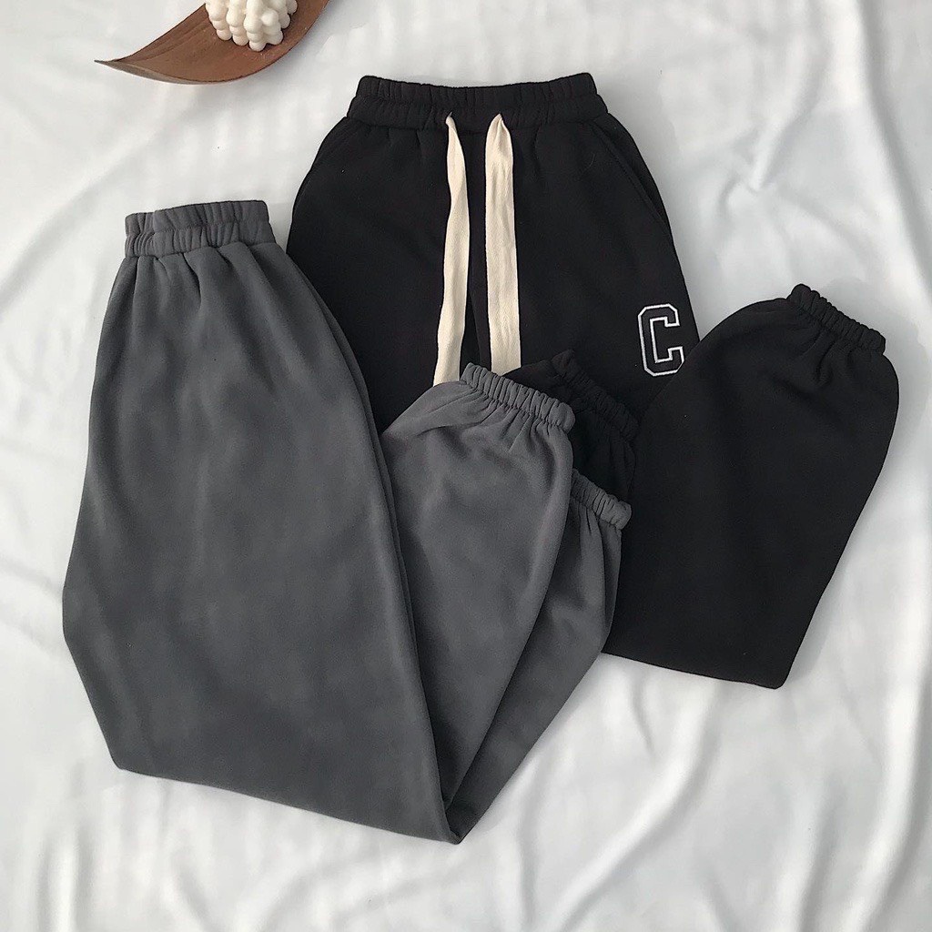 Quần jogger chữ C hình thêu chun ống, 2 màu Chì, Đen, luồn dây to, freesize