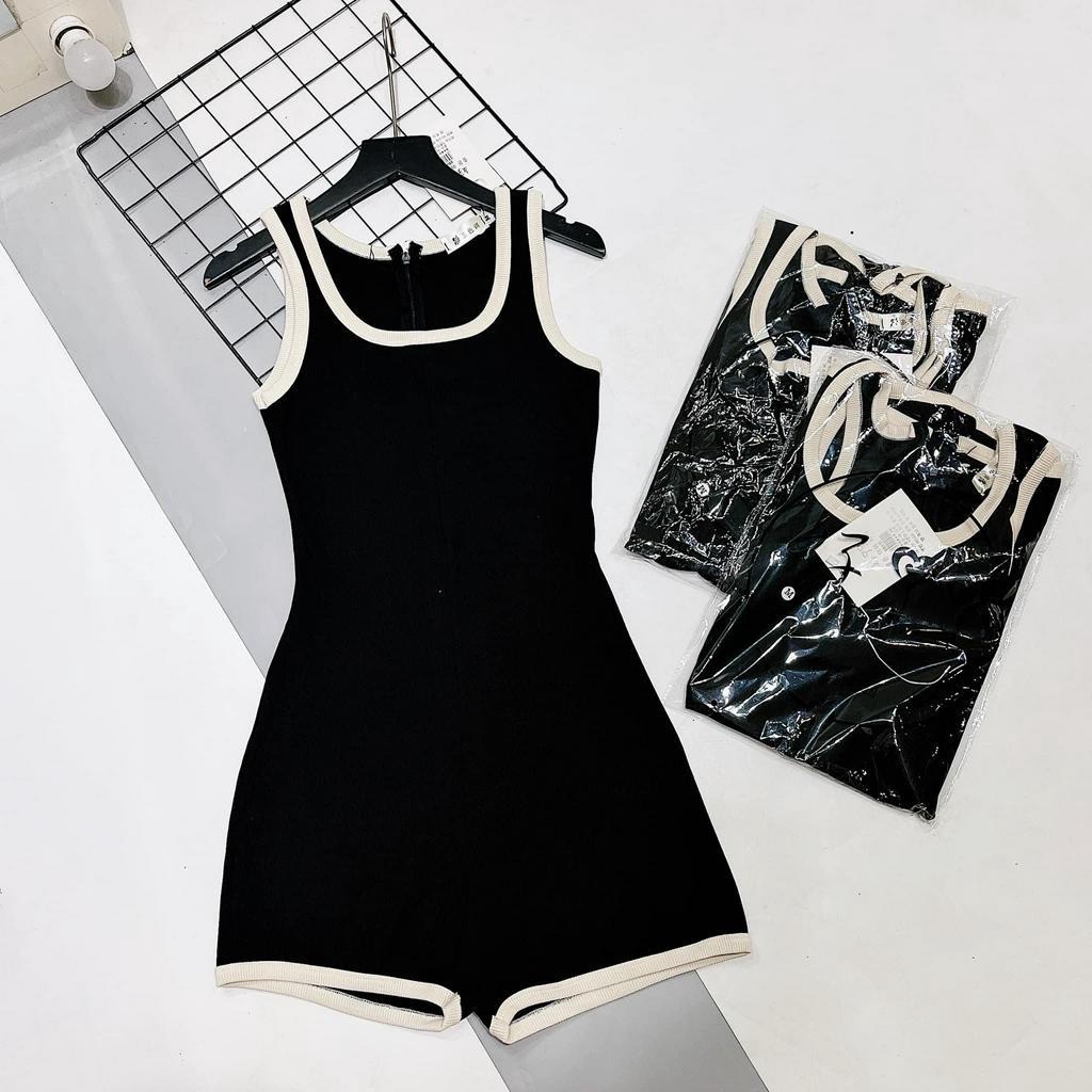 Jum ba lỗ cộc tay đen phối  cổ U siêu hot đi biển đi chơi sang chảnh chất zip dày dặn playsuits